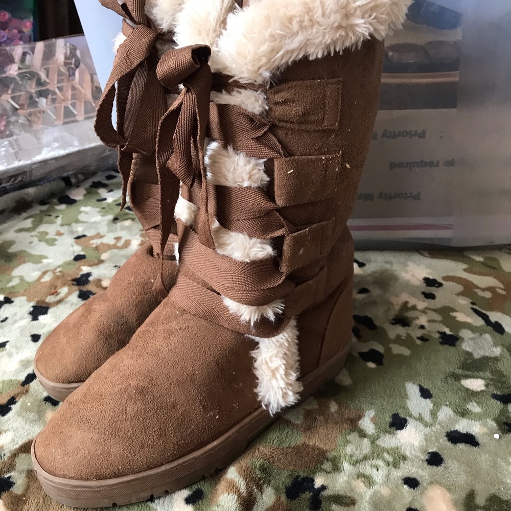 Fur boots